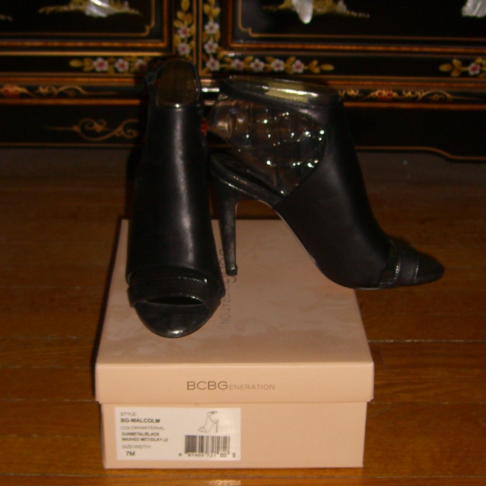 BCBGENERATION MALCOLM OPEN TOE HEELS SHOES 7M  \